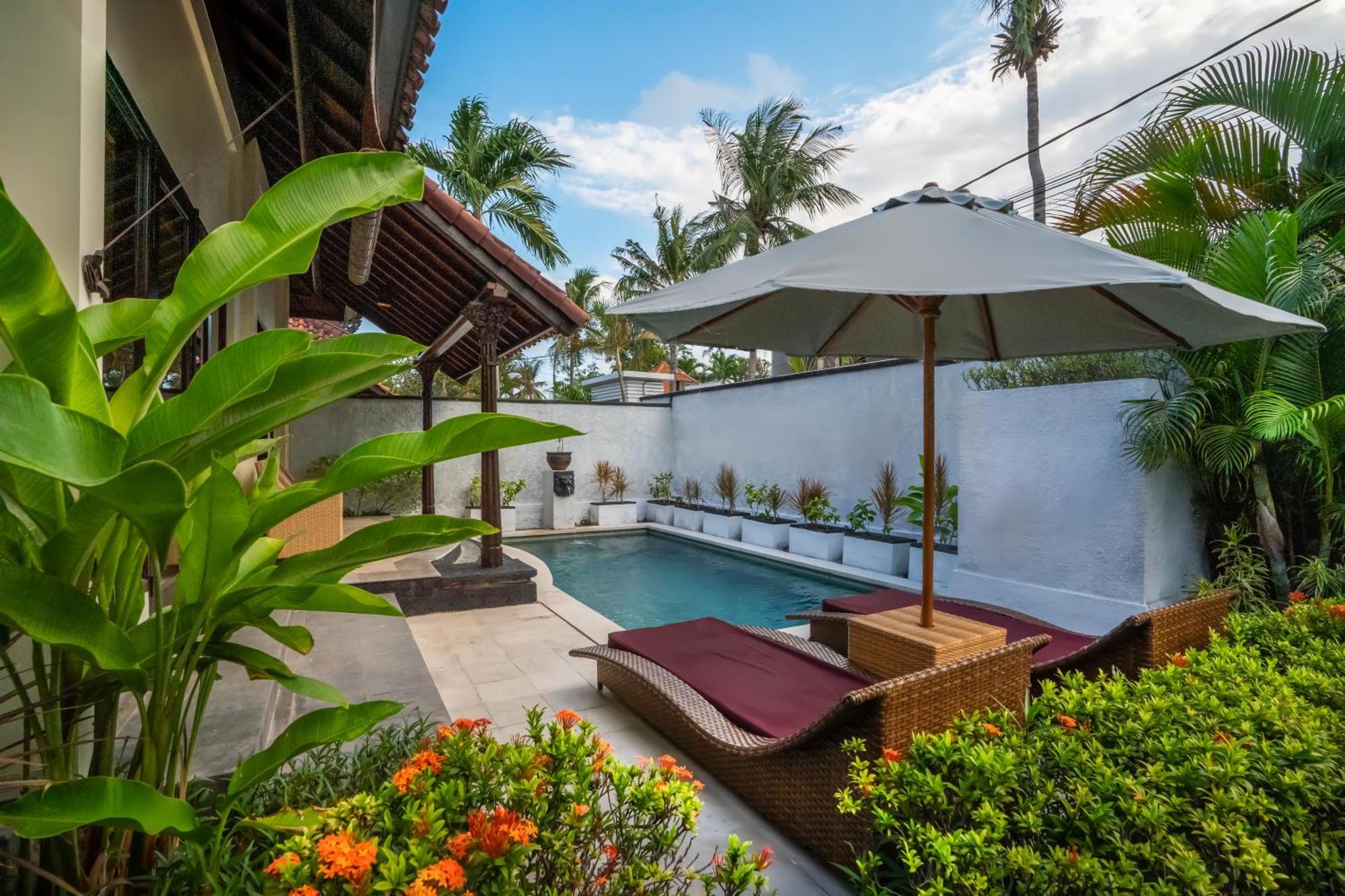 The Club Villas Seminyak Exterior photo