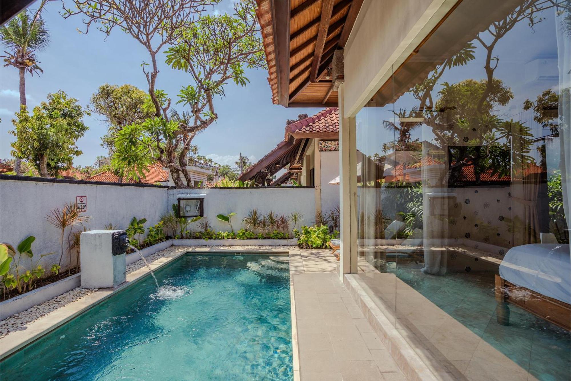 The Club Villas Seminyak Exterior photo